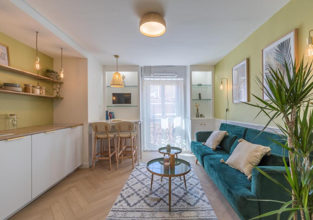 Vieux Nice 3p d'exception ! 4 pax, Clim, WIFI 4 Rue Francis Gallo, 06300 Nice