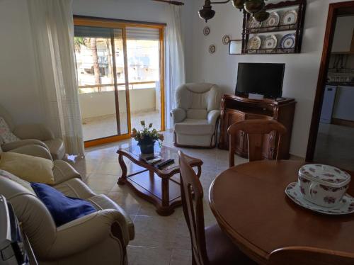 Vila Atlântida - Quarteira Holiday Home - Beach at 250 mts