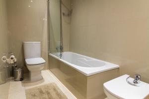 Vila Branca Townhouse w/ Pool & Free Parking