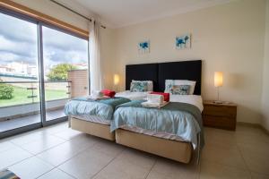 Vila Branca Townhouse w/ Pool & Free Parking