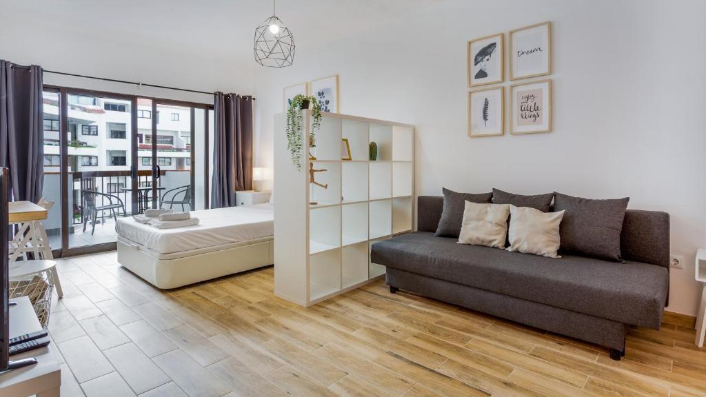 Vila Magna Apartment W/ Pool by LovelyStay Rua Vasco Santana, Edificio Vila Magna, Lote 110 201 C, 8200-291 Albufeira