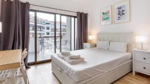 Vila Magna Apartment W/ Pool by LovelyStay