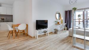 Vila Magna Apartment W/ Pool by LovelyStay