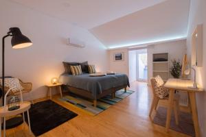 Vila Nova Suite Apt (historic PDL city center)