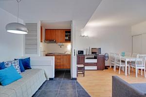 Vilamoura Lagoon with Pool by Homing