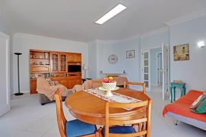 Vilamoura Main Avenue by Homing