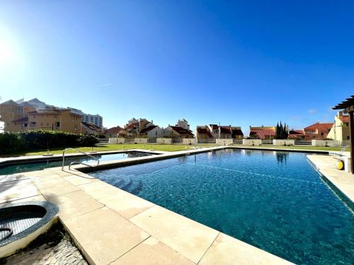 Vilamoura Marina Mar 1 with Pool by Homing