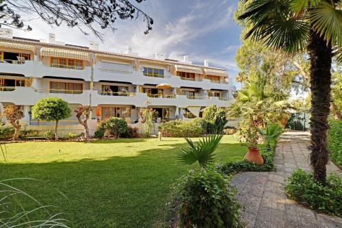 Vilamoura Stylish with Pool by Homing