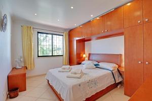 Vilamoura Terrace With Pool by Homing