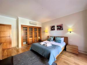 Vilamoura Victoria Gardens With Pool by Homing