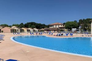 Villa 2 chambres dans résidence familiale avec piscine