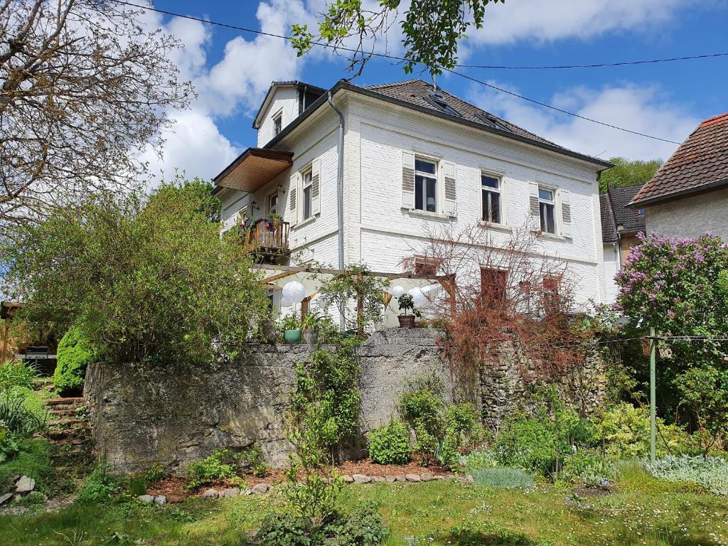 Villa Adelinde 5 Schneckenmüllerweg, 55442 Stromberg