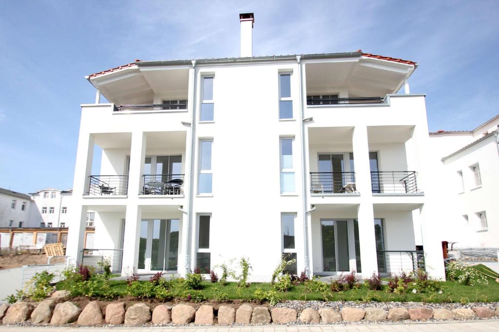 Appartement Villa Antje FeWo Nr 08, inklusive Sauna und Schwimmbadnutzung im AHOI Sellin Lindenstraße 4 18586 Göhren