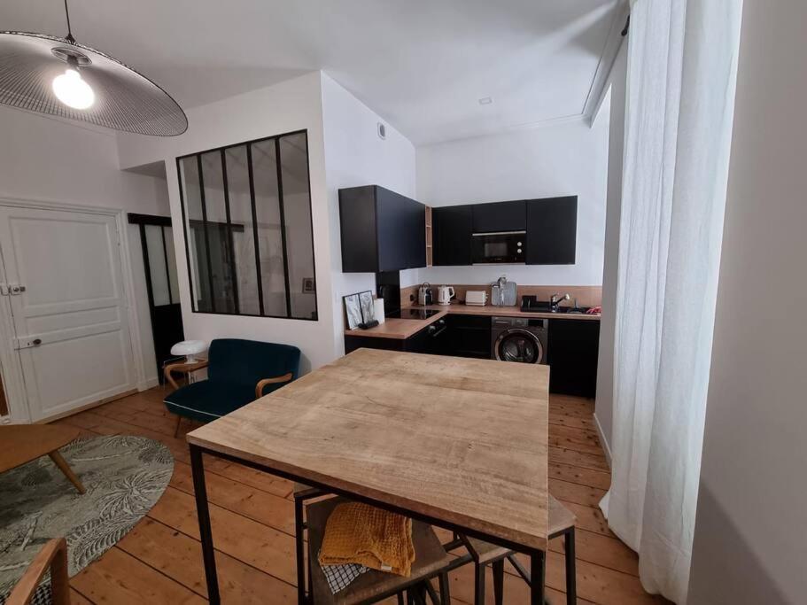 Villa Artemis, 11 Korinth