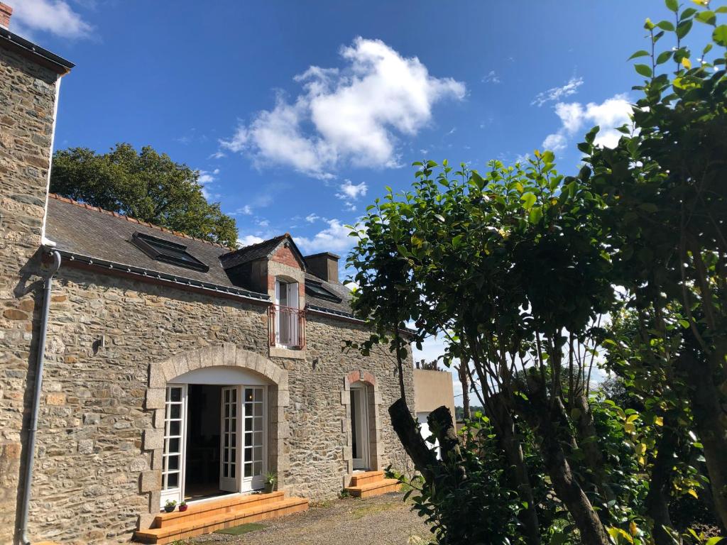 Villa des Oliviers avec piscine 69700 Chassagny