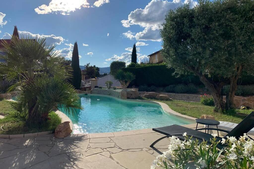 Villa des Oliviers avec piscine 15 Rue de Chazeaux, 69700 Chassagny