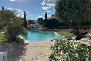 Villa des Oliviers avec piscine