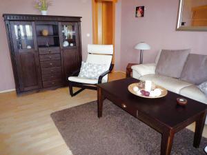 Villa-Emmy-App-01
