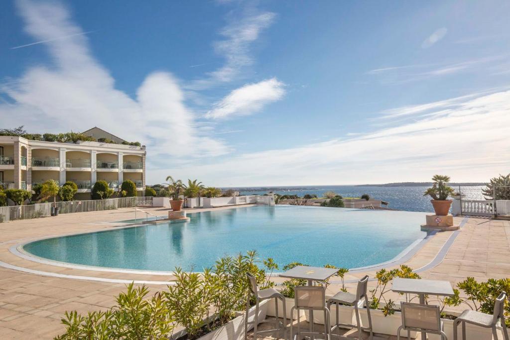 Villa Francia 33 avenue Marechal Wemyss Villa le Francia Pierre & Vacances, 06150 Cannes