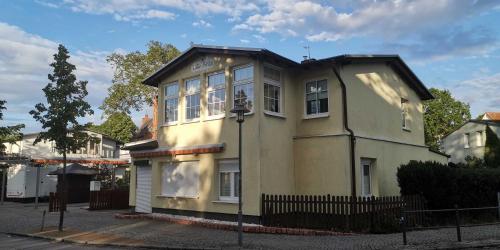 Villa Helga- Fewo Nachtstern mit Terrasse, Bio-Kamin und 2 Schlafzimmer