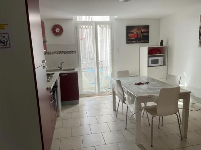 Villa Magali T3 Duplex - Grau-du-Roi - Hypercentre 20 m de la plage 6 Rue de Provence, 30240 Le Grau-du-Roi