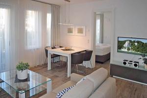 Villa Poseidon - WE 5 mit Strandkorb am Strand, saisonal