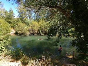 Villa Ripaud, private river swimming, hot tub