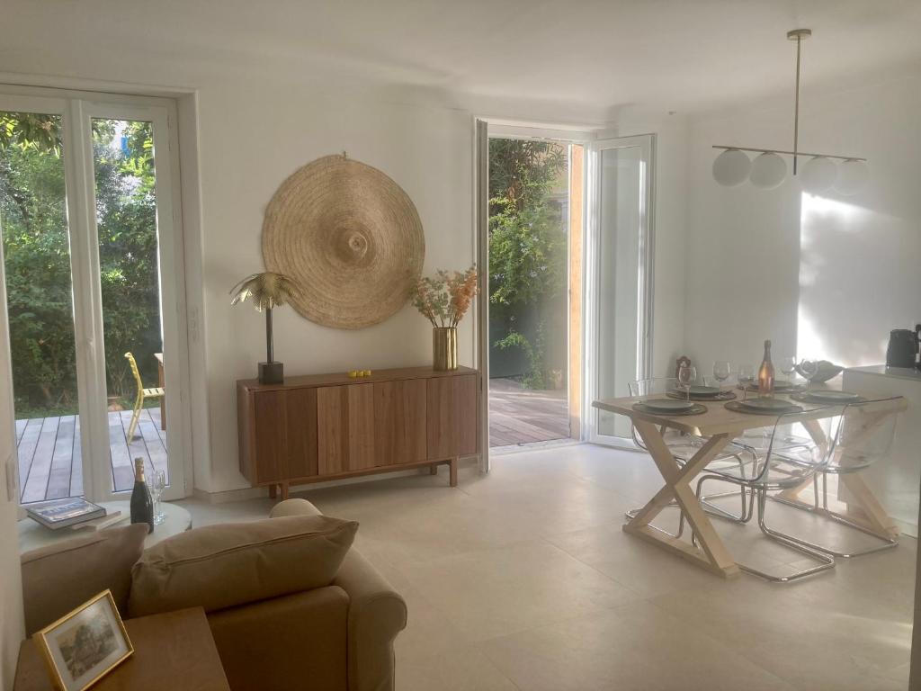 Villa Sardou - Terrace & Garden - City Center - Wifi - AC 4 Avenue Léandre Sardou, 06400 Cannes