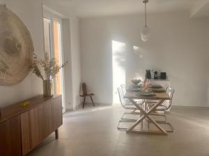 Villa Sardou - Terrace & Garden - City Center - Wifi - AC