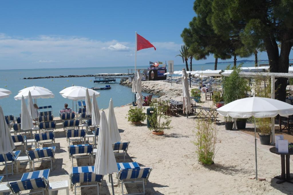 Villa Soraya , quiet location with big garden near beach and old town of NICE 8 Vieux Chemin de Gairaut, 06100 Nice