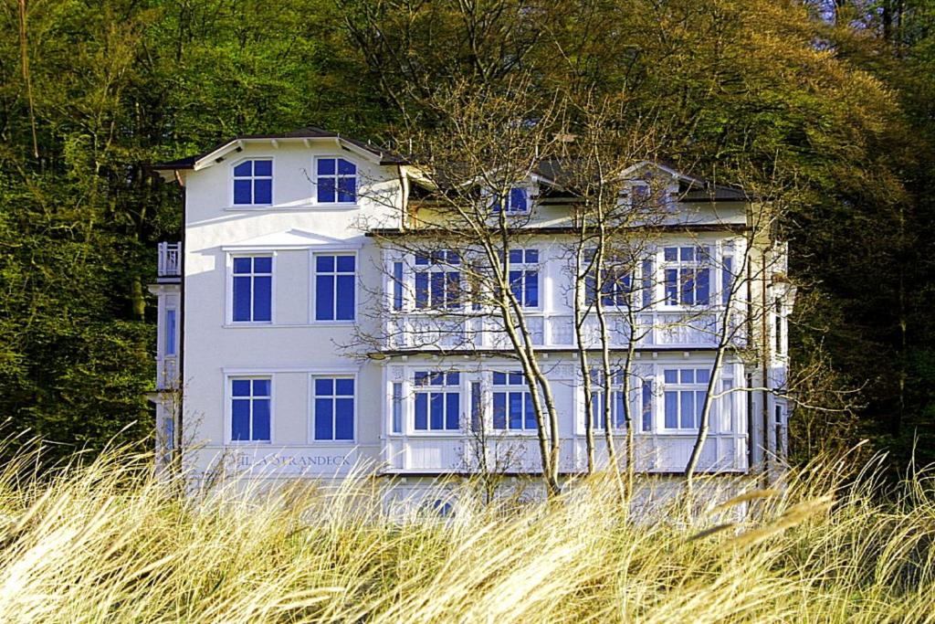 Villa Strandeck FeWo 02 strandnah, Meerblick, Loggia Seeseite, Balkon Hofseite Strandpromenade 3, 18609 Binz