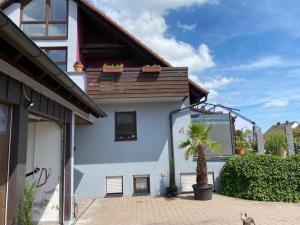 Appartement Villa Ulla 4 Oettinger Straße 91595 Burgoberbach Bavière