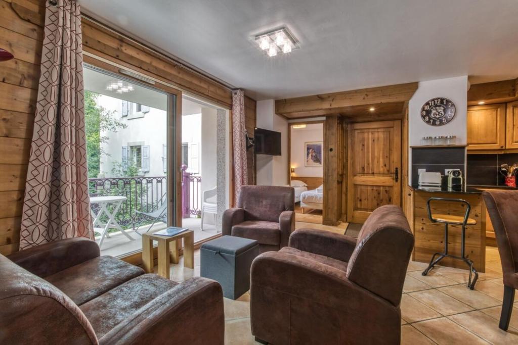 Villa Vallet- Newly renovated 2 bedroom nestled near the main street 97 Impasse de l'Androsace, 74400 Chamonix-Mont-Blanc