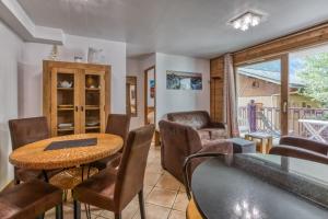 Villa Vallet- Newly renovated 2 bedroom nestled near the main street