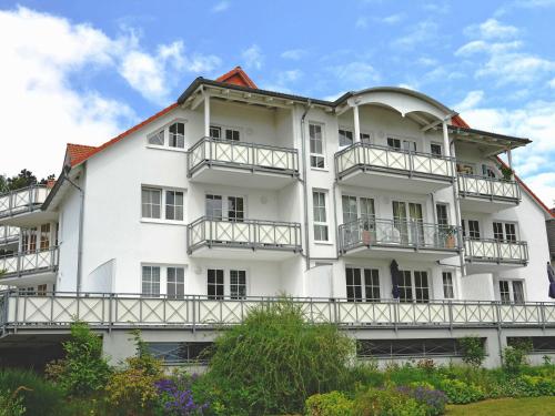 Villa Vilmblick - Wohnung 05 mit Terrasse und Boddenblick