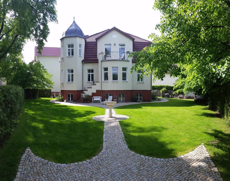 Villa Weigert Ethel-und Julius-Rosenberg Str. 10, 16547 Birkenwerder
