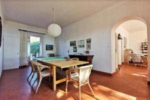 VILLA with GARDEN TERRACE and a VIEW on the SEA