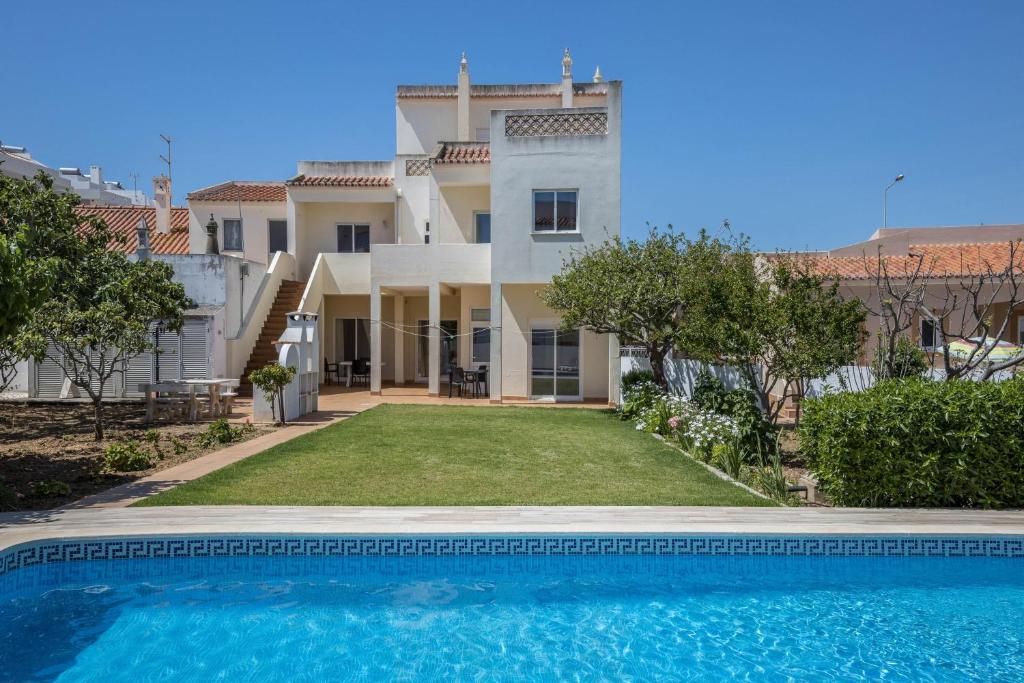 Villas Brites nº1 R. Vale do Burgau, 8650-000 Burgau