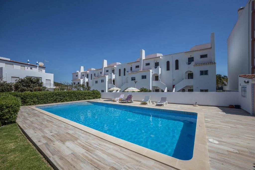 Villas Brites nº3 R. Vale do Burgau, 8650-000 Burgau