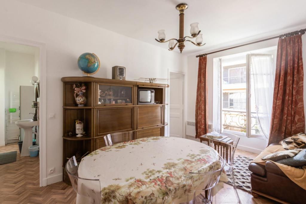 Vintage and calm flat in a typical building at the doors of Paris - Welkeys 4 rue Segond, 94300 Vincennes