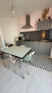 Appartement vintage home 5 Place de la Juiverie 84800 LʼIsle-sur-la-Sorgue Provence-Alpes-Côte d\'Azur