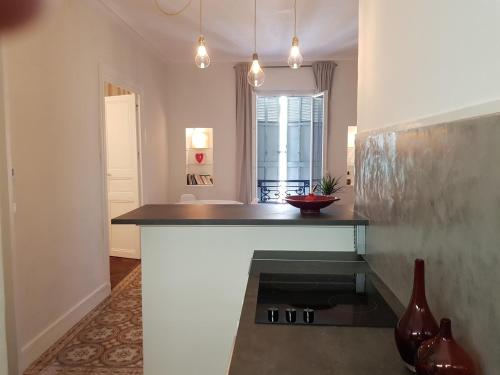 Vintage Vieux-Port Apartment