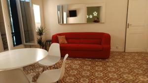Vintage Vieux-Port Apartment