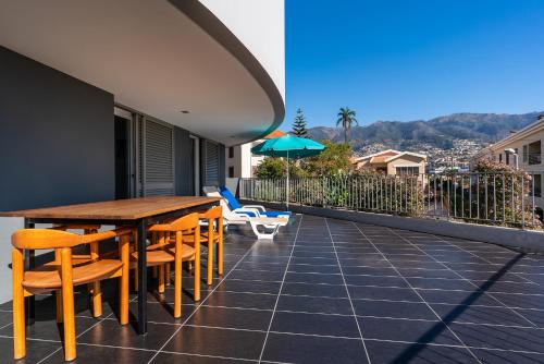 Virtudes Ocean view with pool by HR Madeira