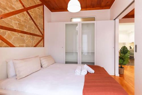 Vita Portucale ! Campo Ourique Design w/ Balcony