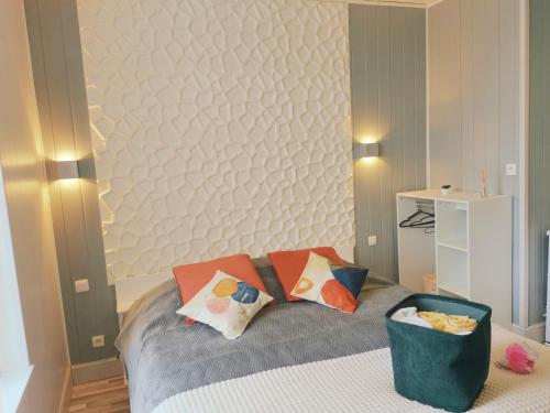 VITTEL LOC'S - LE 216, 30 m2 centre Vittel et proche Thermes