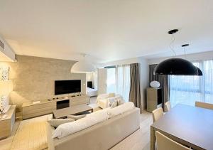 Viva Riviera Carlton Riviera Luxury Collection