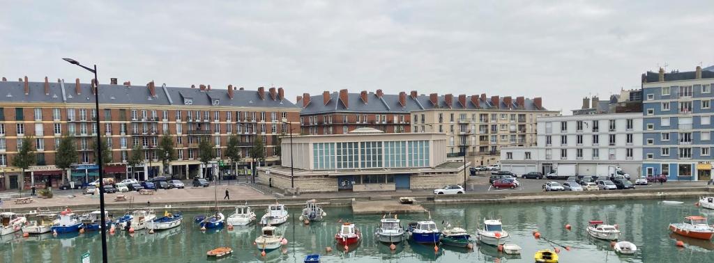 VIVEZ LE QUAI - St Francois - Notre Dame - PARKING 11 Quai Notre Dame, 76600 Le Havre