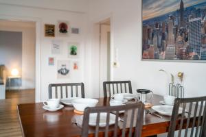 VIVID - Stylisches Apartment mit Balkon - Parken - nahe Weser-Ems-Hallen und EWE-Arena