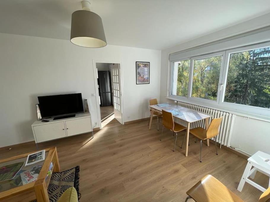 Appartement Vue Lac, Central et Contemporain 10 Boulevard du Bennevy 74500 Évian-les-Bains